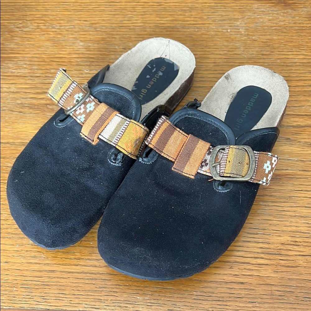 Madden Girl Black and Orange Slip-On Sandals with Decorative Strap